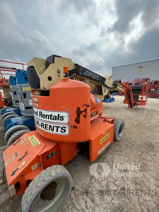 2017 JLG E400AJPN Articulating Boom Lift