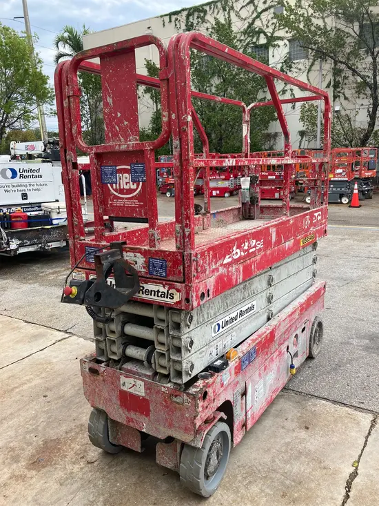 2017 MEC 2632SE Scissor Lift