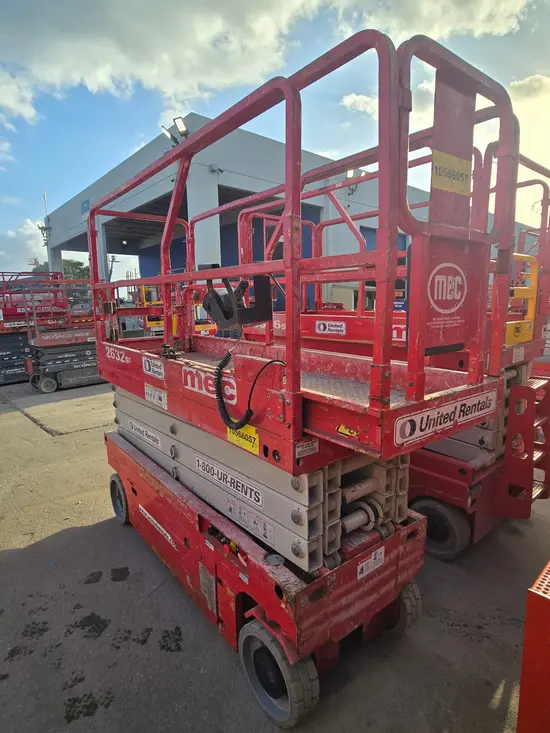 2017 MEC 2632SE Scissor Lift