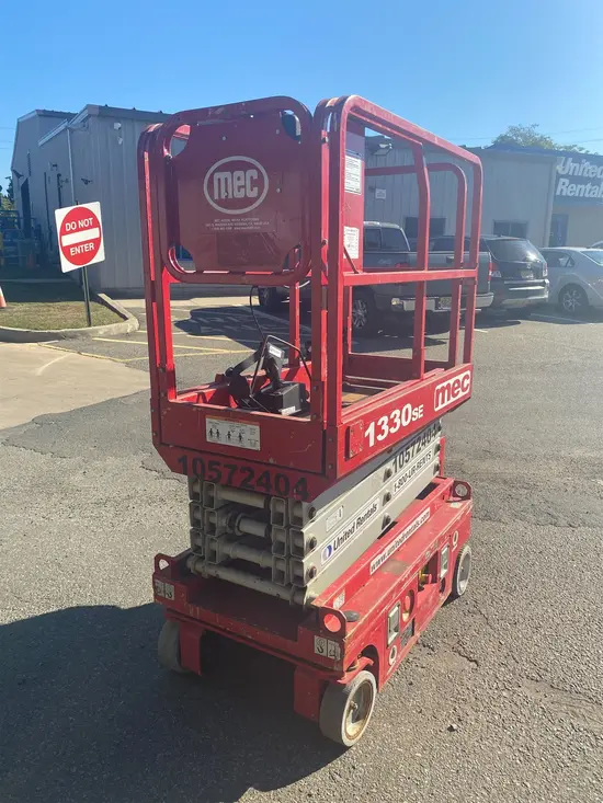 2017 MEC 1330SE Scissor Lift