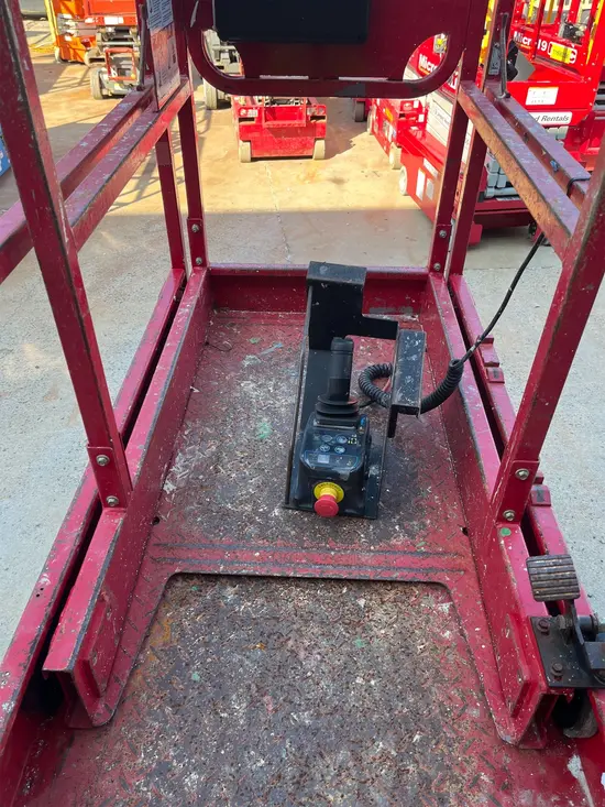 2018 MEC MICRO 19 Scissor Lift