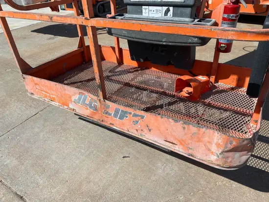 2016 JLG E450AJ Articulating Boom Lift