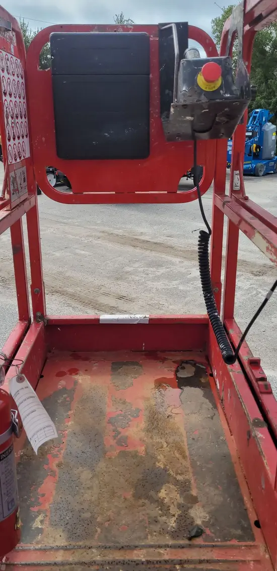 2018 MEC MICRO 19 Scissor Lift
