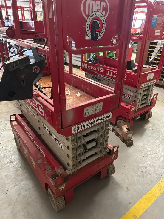 2018 MEC MICRO 19 Scissor Lift