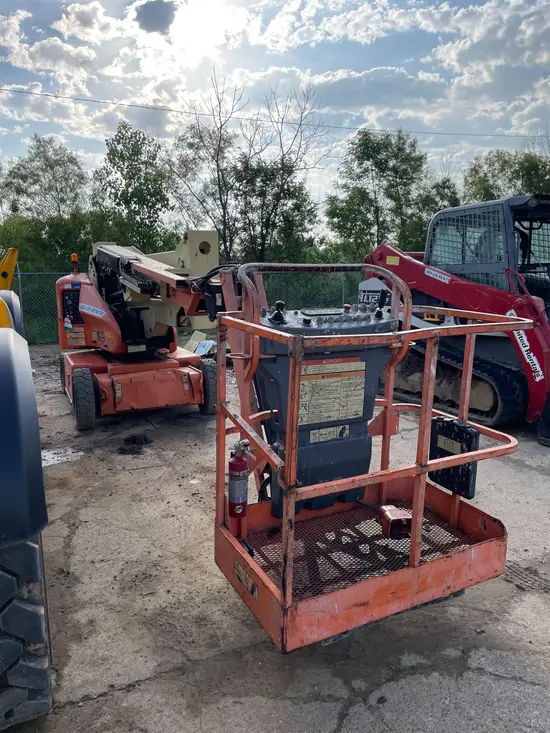 2012 JLG E400AJPN Articulating Boom Lift