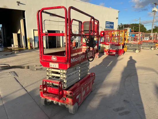 2018 MEC MICRO 19 Scissor Lift