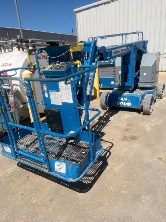 2017 Genie Z-34/22N Articulating Boom Lift
