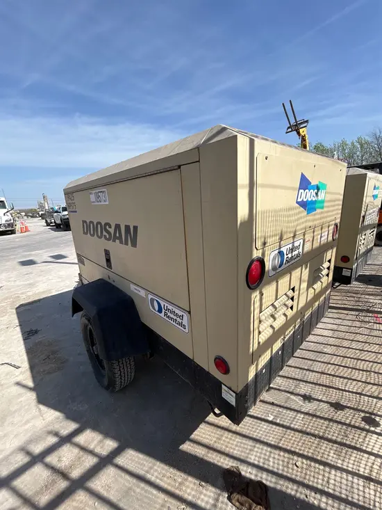 2019 Doosan P425/HP375WCU Air Compressor