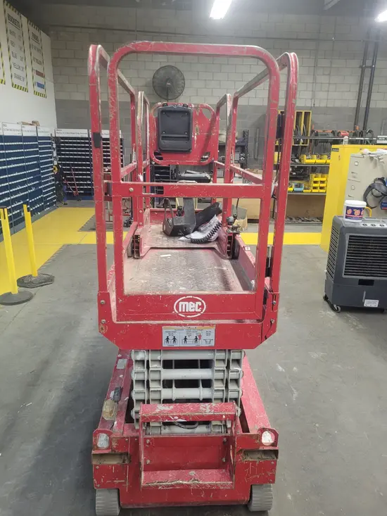 2018 MEC MICRO 19 Scissor Lift