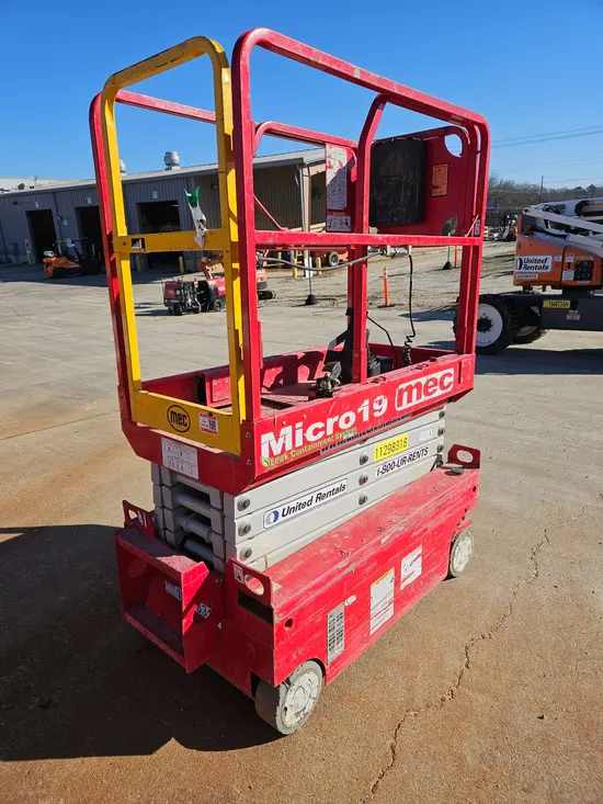 2021 MEC MICRO 19 Scissor Lift