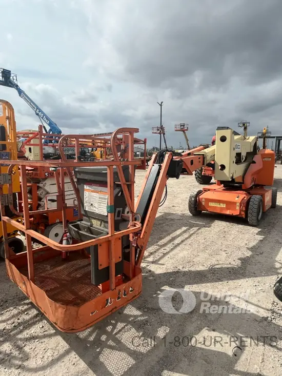 2016 JLG E400AJPN Articulating Boom Lift