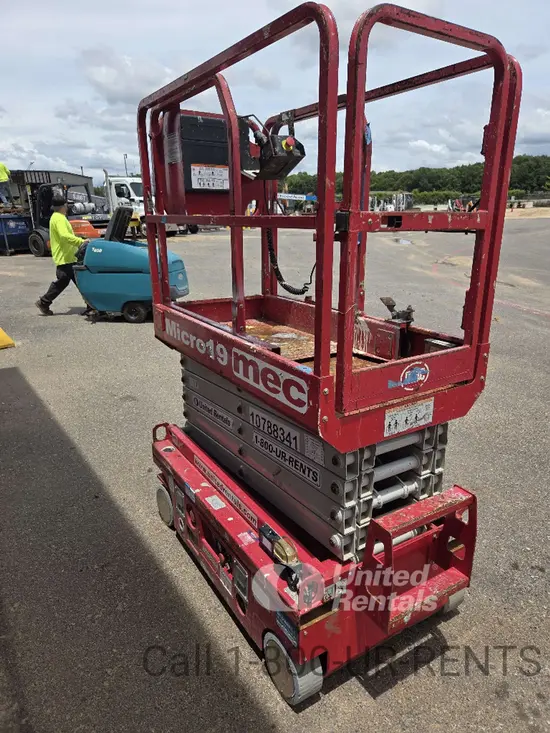 2018 MEC MICRO 19 Scissor Lift