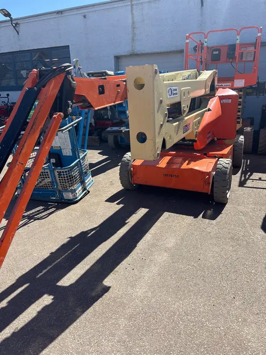 2017 JLG E450AJ Articulating Boom Lift