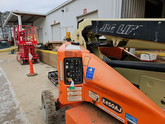 2016 JLG E450AJ Articulating Boom Lift