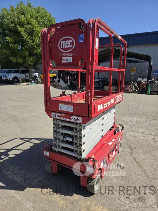2018 MEC MICRO 19 Scissor Lift