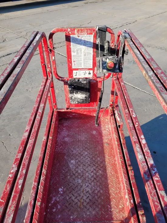2017 MEC 1930SE Scissor Lift
