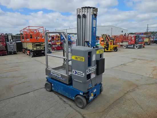 2017 Genie GR-20 Self-Propelled One-Person Lift