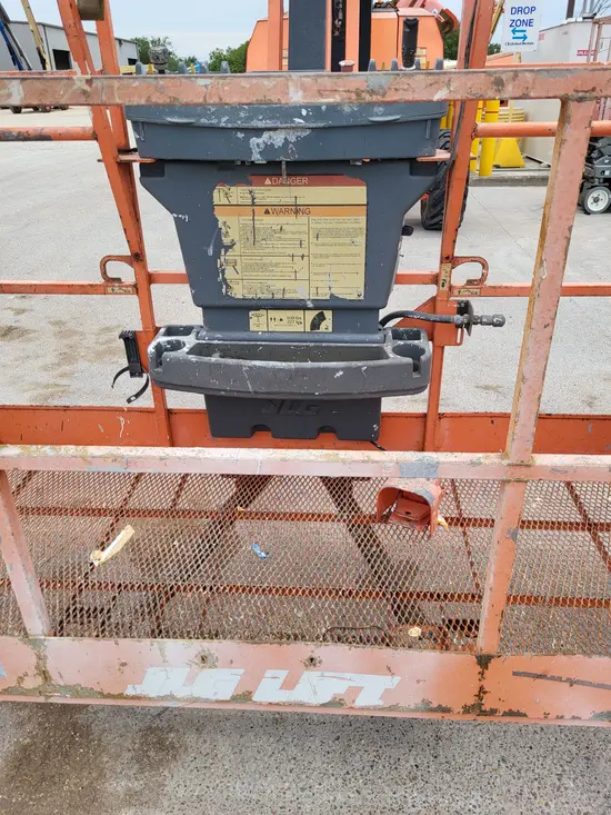 2017 JLG 800AJ Articulating Boom Lift