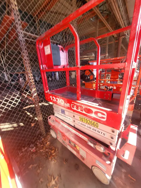 2017 MEC 1330SE Scissor Lift