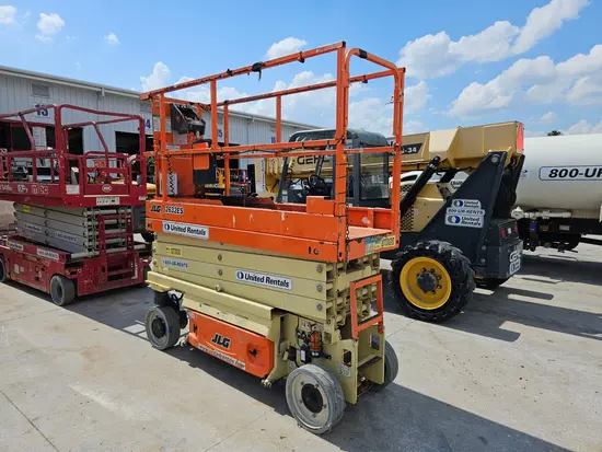 2018 JLG 2632ES Scissor Lift