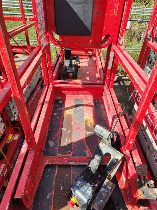 2017 MEC 1330SE Scissor Lift