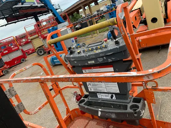 2017 JLG E450AJ Articulating Boom Lift
