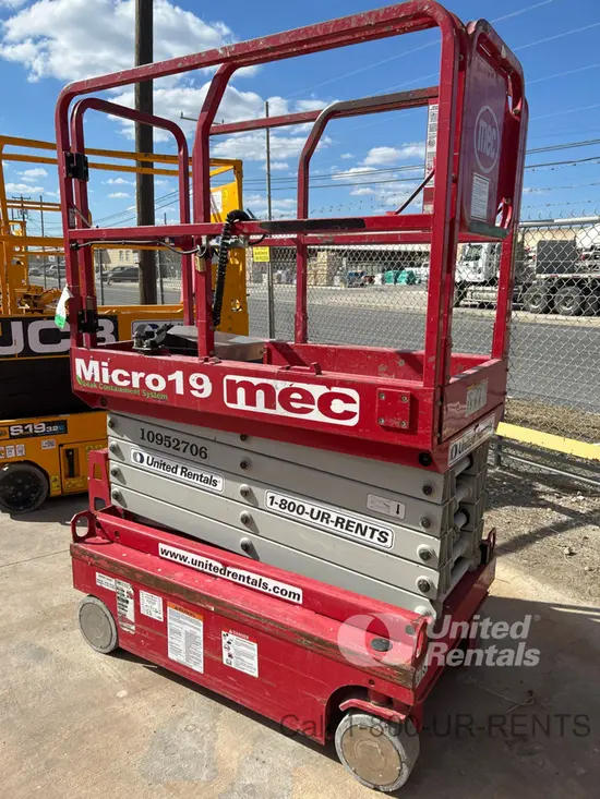 2019 MEC MICRO 19 Scissor Lift