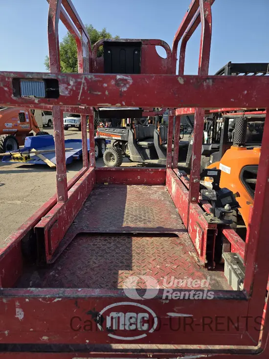 2019 MEC MICRO 19 Scissor Lift
