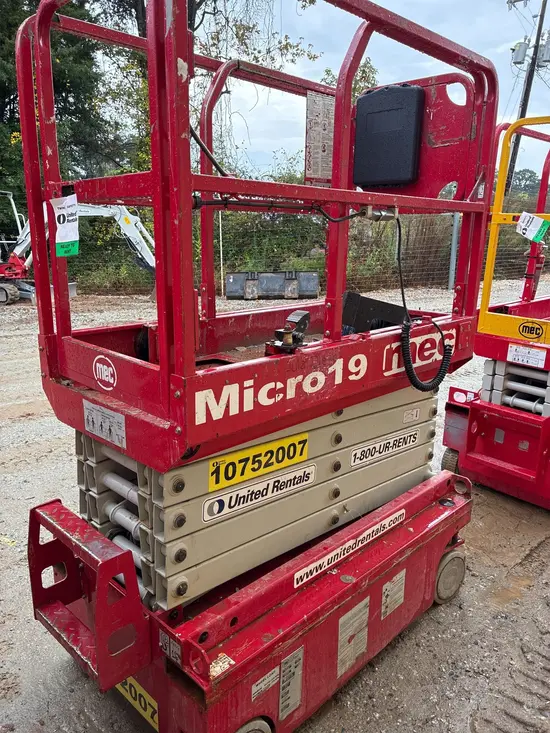 2018 MEC MICRO 19 Scissor Lift