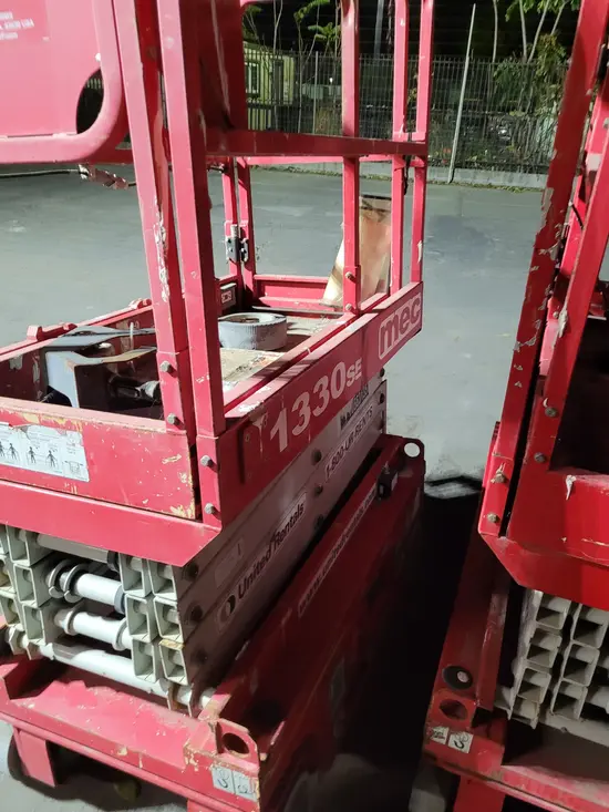 2017 MEC 1330SE Scissor Lift