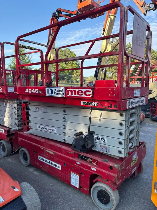 2017 MEC 4046SE Scissor Lift