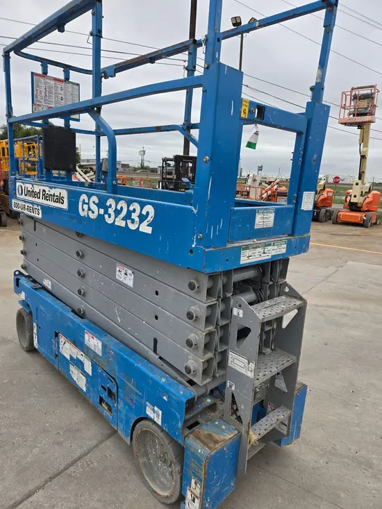 2018 Genie GS-3232 Scissor Lift