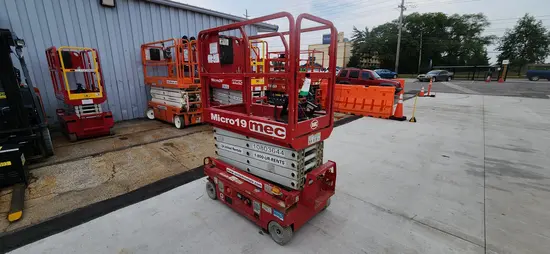 2018 MEC MICRO 19 Scissor Lift