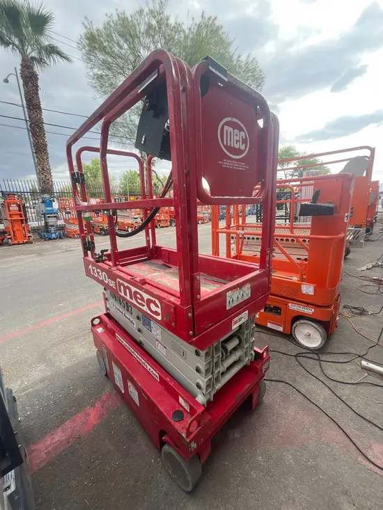 2017 MEC 1330SE Scissor Lift