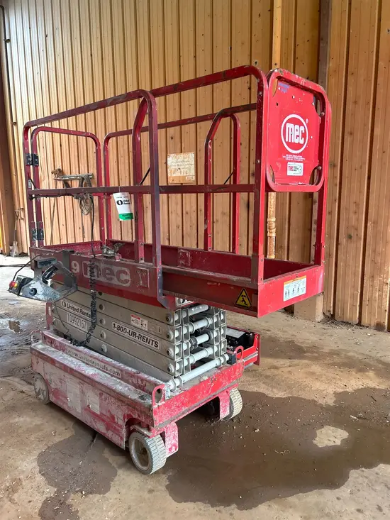 2018 MEC MICRO 19 Scissor Lift