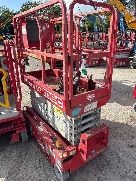 2018 MEC MICRO 19 Scissor Lift