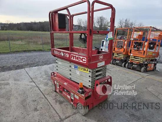 2018 MEC MICRO 19 Scissor Lift