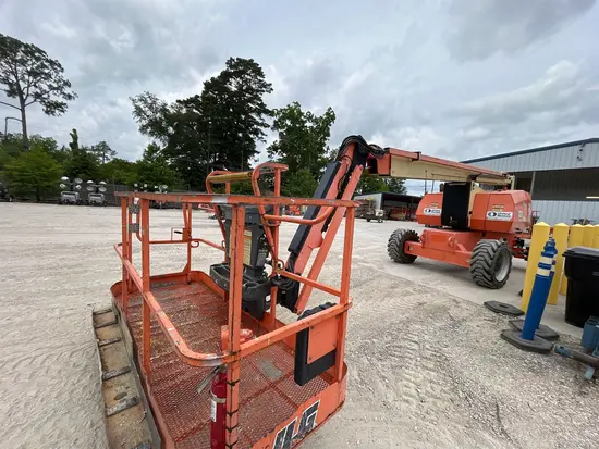 2017 JLG 800AJ Articulating Boom Lift