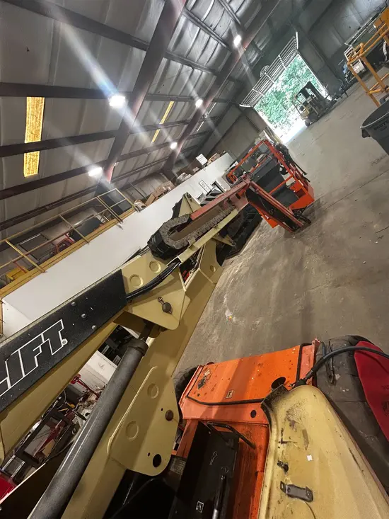 2015 JLG E450AJ Articulating Boom Lift
