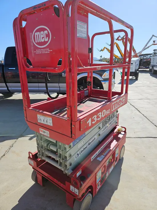 2017 MEC 1330SE Scissor Lift