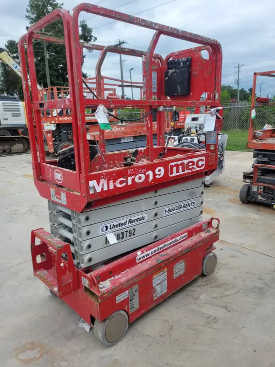 2018 MEC MICRO 19 Scissor Lift