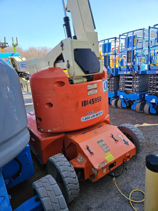 2013 JLG E400AJPN Articulating Boom Lift