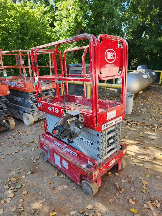 2018 MEC MICRO 19 Scissor Lift