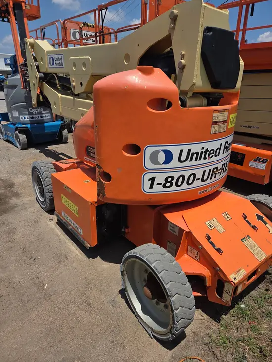 2017 JLG E400AJPN Articulating Boom Lift