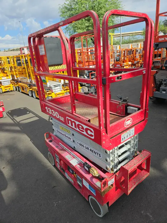 2018 MEC 1330SE Scissor Lift