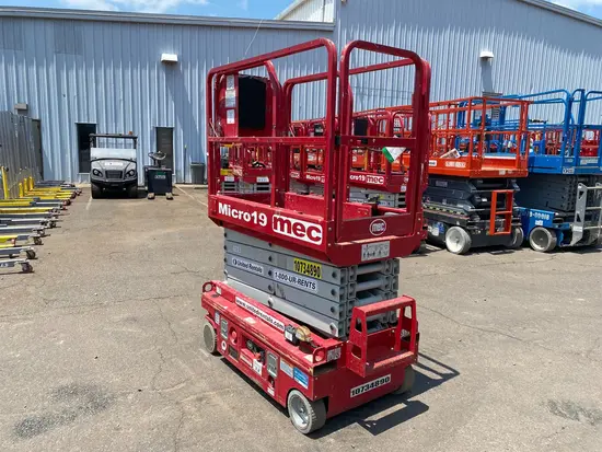2018 MEC MICRO 19 Scissor Lift