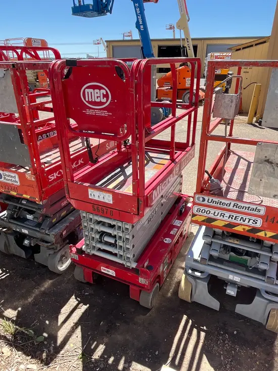2018 MEC MICRO 19 Scissor Lift