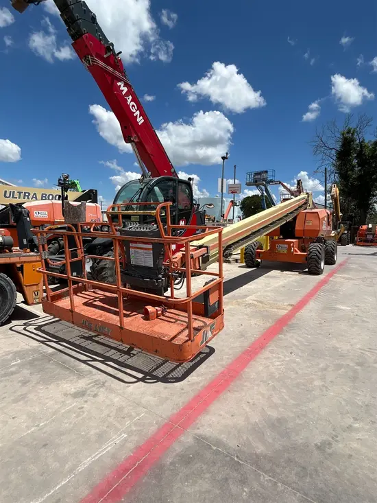 2017 JLG 800S Boom Lift
