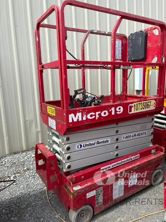 2018 MEC MICRO 19 Scissor Lift