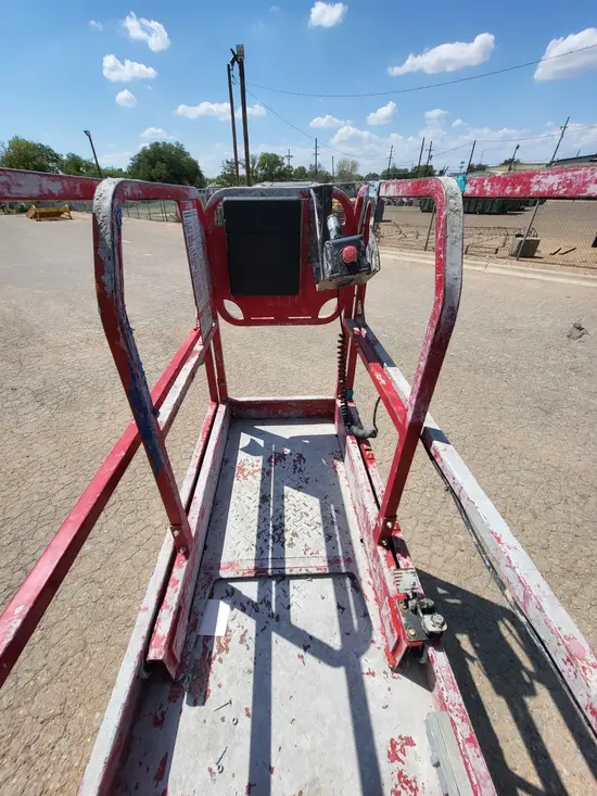 2018 MEC MICRO 19 Scissor Lift
